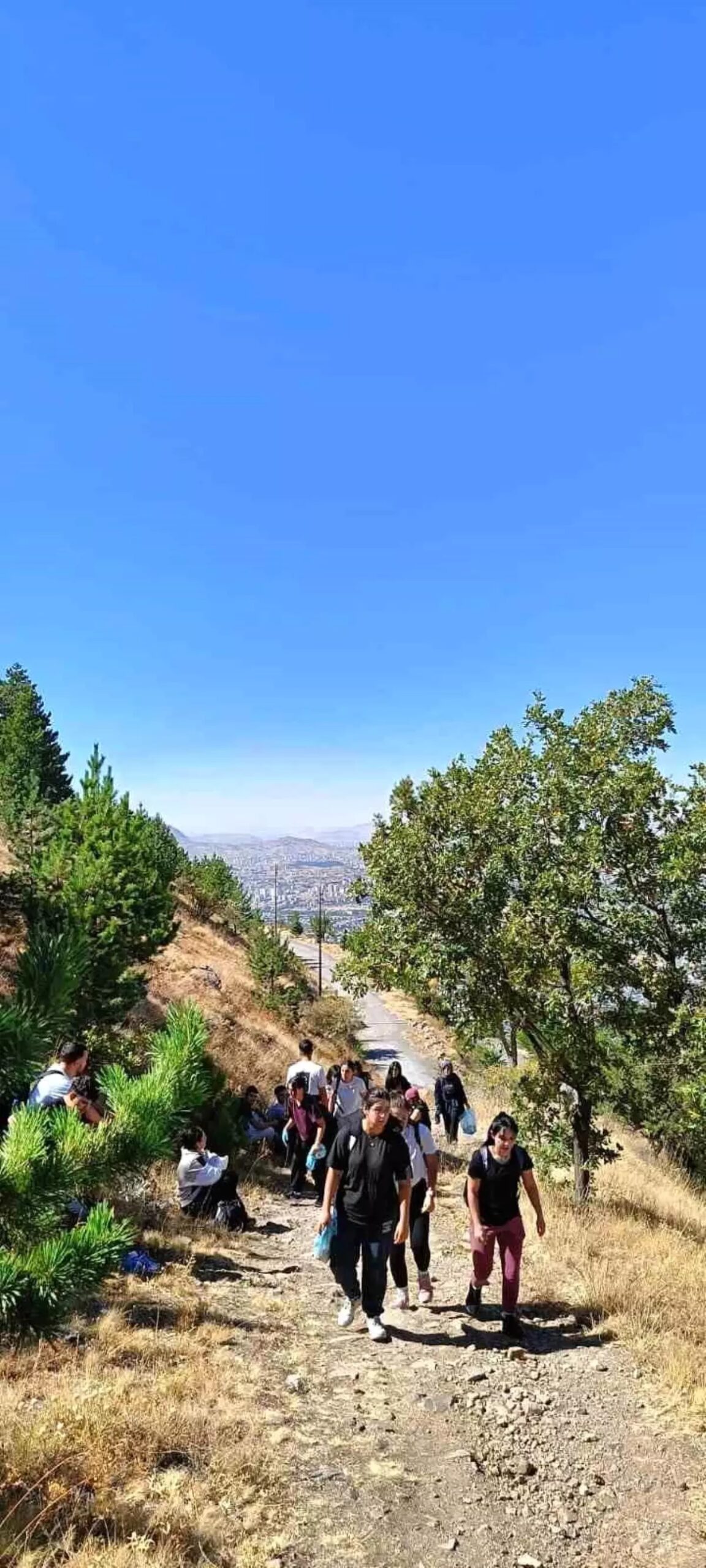 ali daginda zirve tirmanisi ve cevre temizligi li7l6AsU