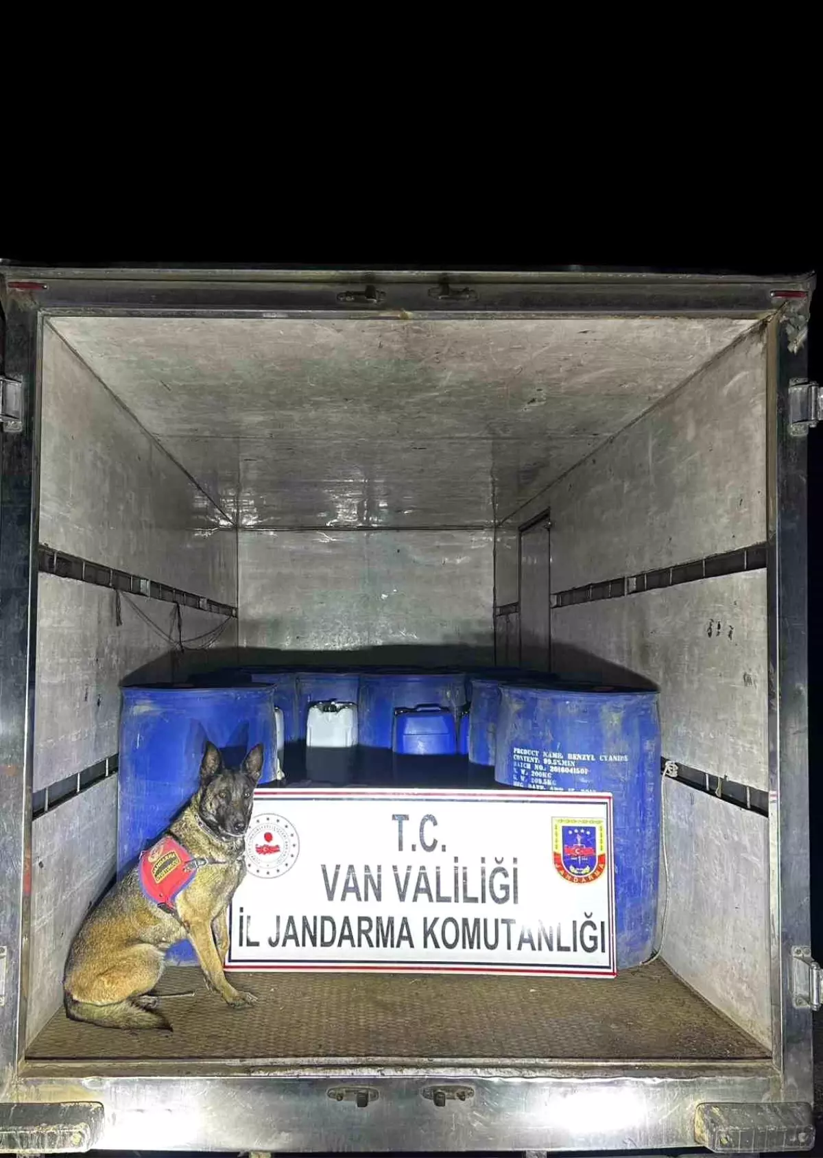 vanda asetik asit ve kostik soda ele gecirildi Ykwqje9G