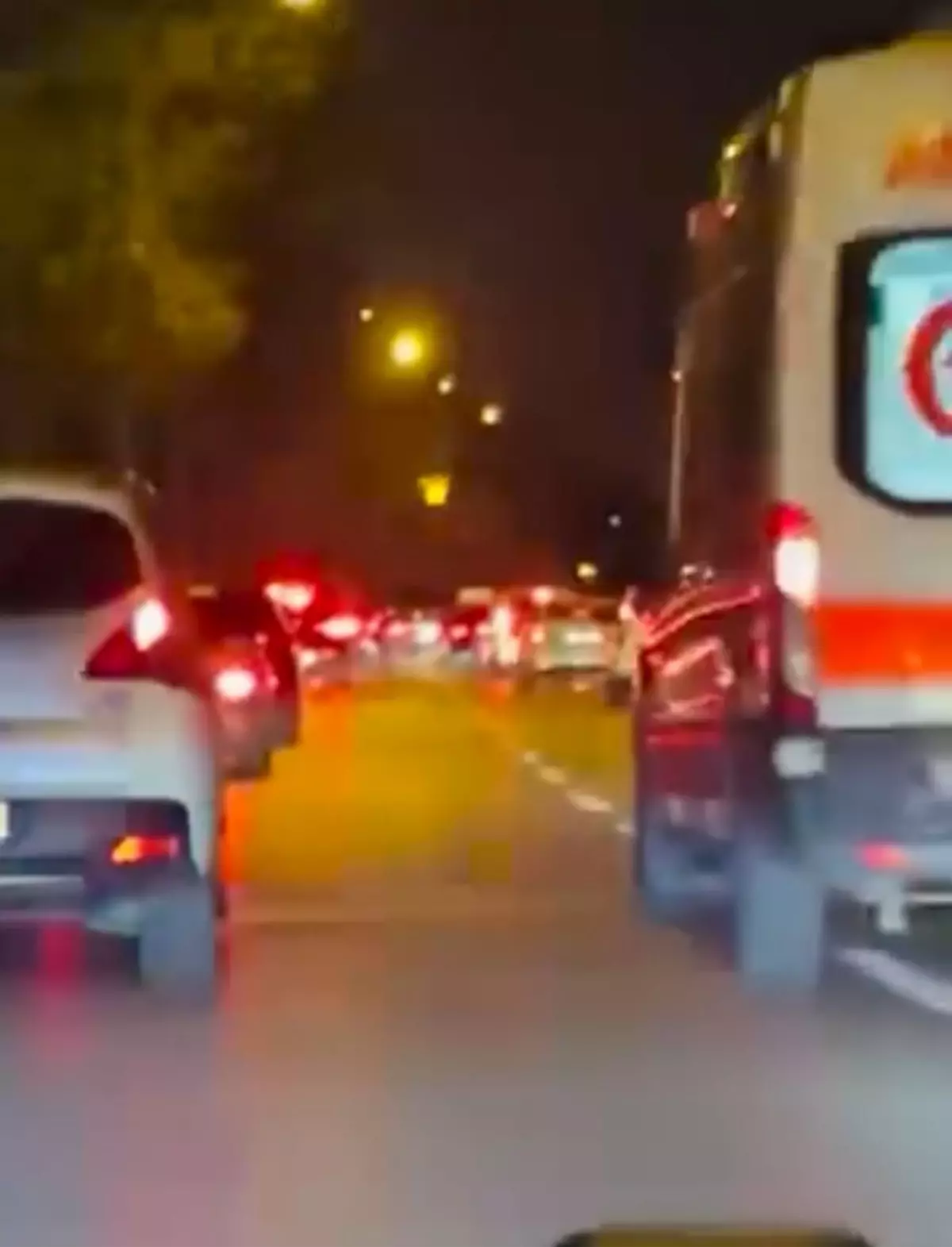 bursada suruculerden ambulansa fermuar sistemi qWWjvEt3.jpg