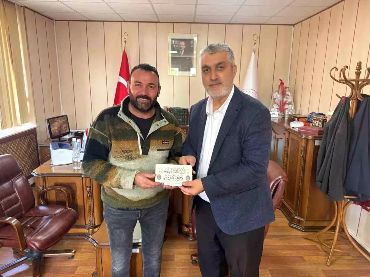 sivrihisarda hayirsever is adamindan kuran kursuna oyun grubu bagisi DA2Y3sF4.jpg