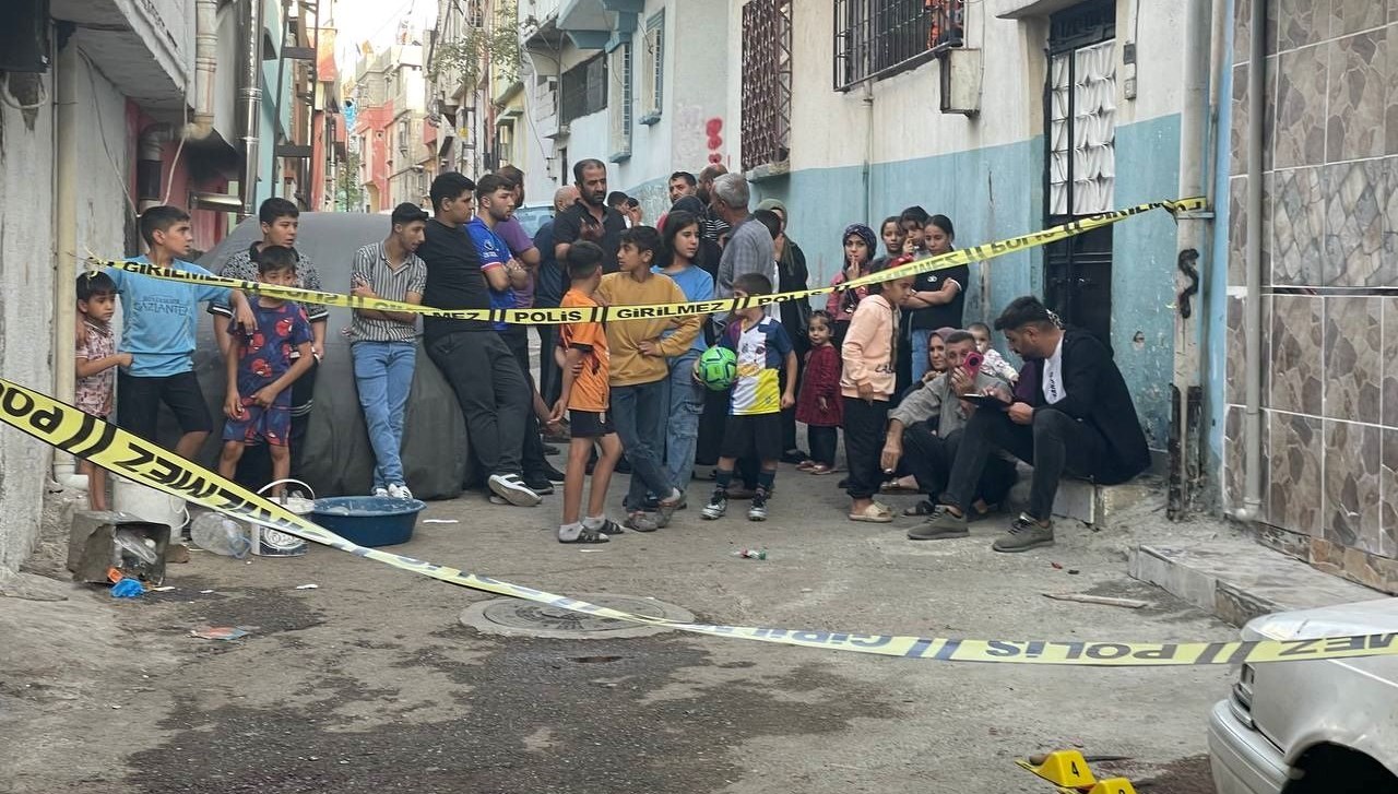 tartistigi kardesi tarafindan bicaklanarak olduruldu hA89ELmC