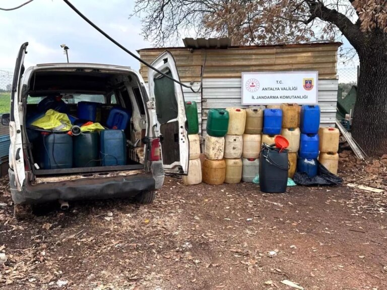 antalyada-kacak-akaryakit-operasyonu-uRUcTpgS.jpg