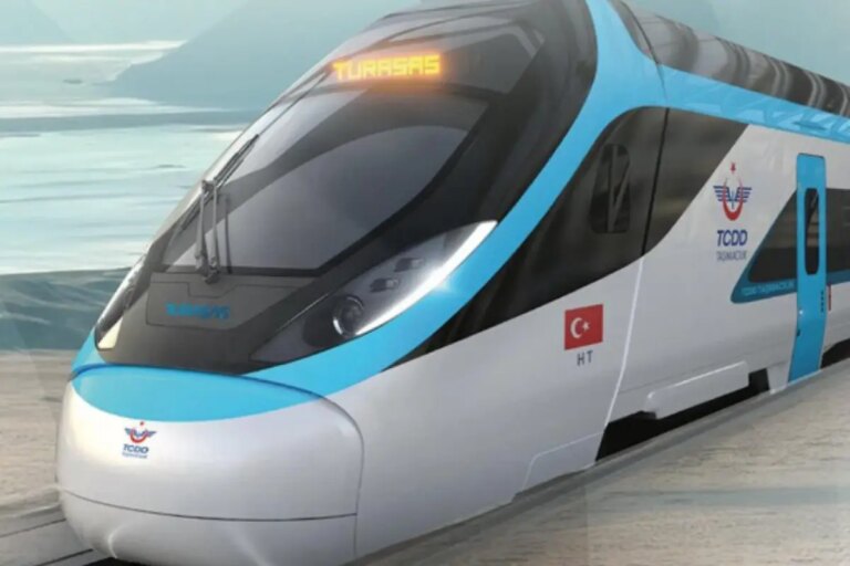 turkiyenin-en-hizli-milli-elektrikli-hizli-tren-seti-bu-yil-raylara-inecek-KsrPvbHi.jpg