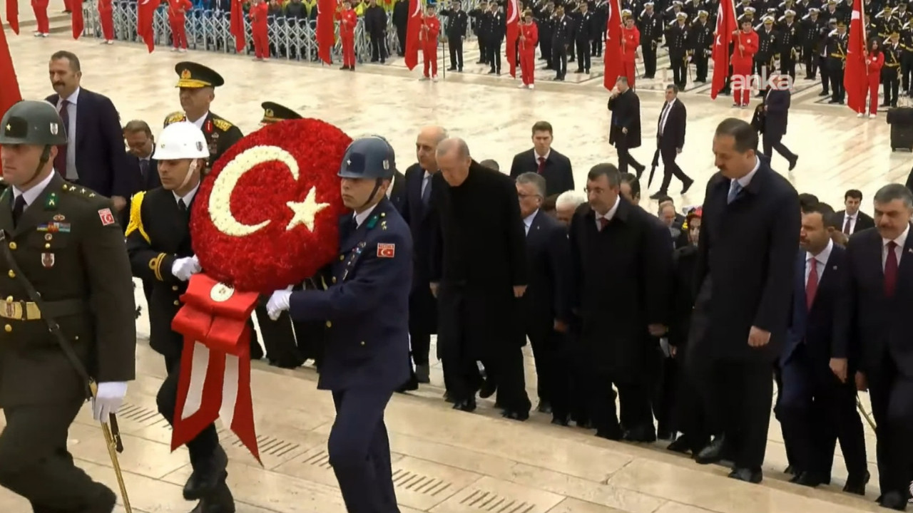Odatv gelişmeleri takipte… Erdoğan Anıtkabir geleneğini sürdürdü: Türkiye Yüzyılı